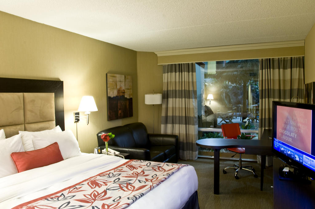 Ramada Plaza Crystal Palace Dieppe Zimmer foto